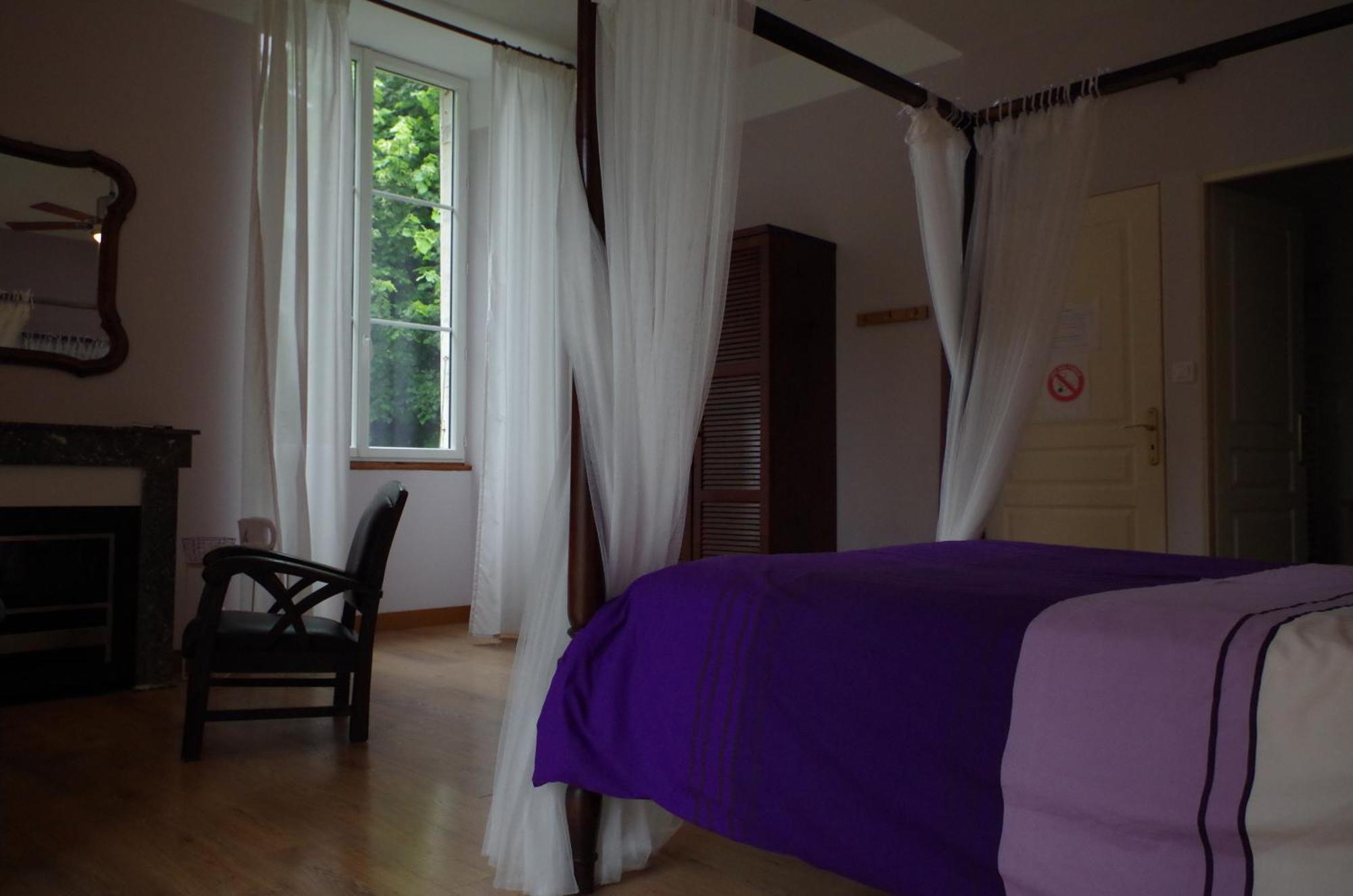 Maison D'Hotes Le Cadran Solaire Courcelles  Εξωτερικό φωτογραφία