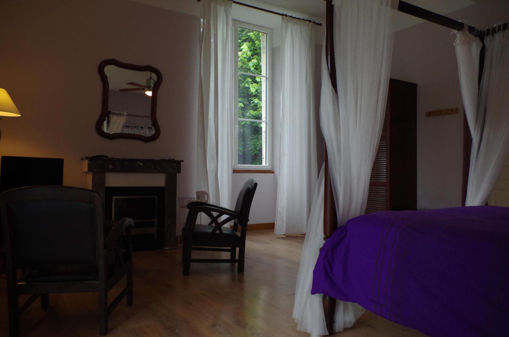 Maison D'Hotes Le Cadran Solaire Courcelles  Εξωτερικό φωτογραφία