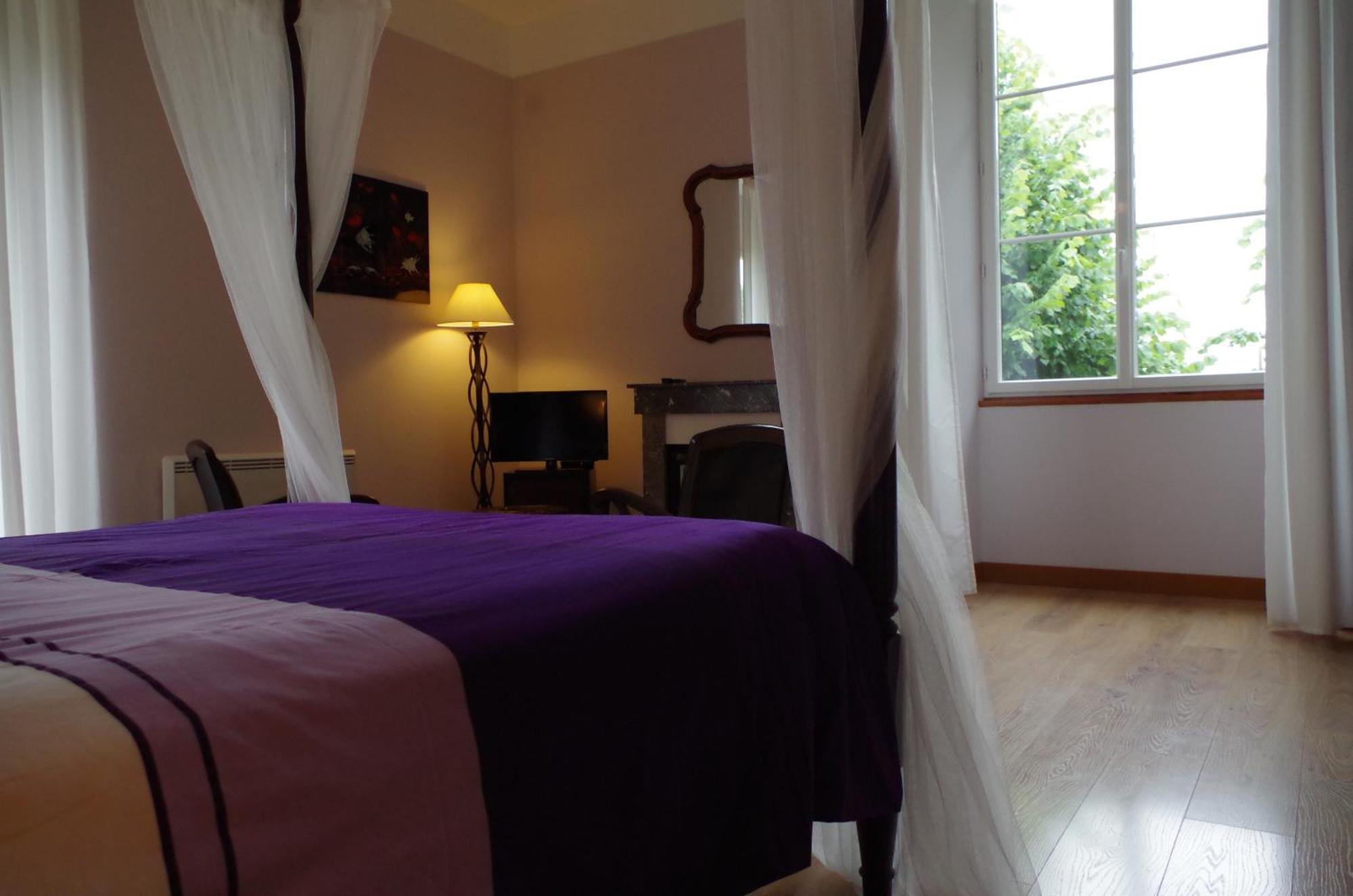 Maison D'Hotes Le Cadran Solaire Courcelles  Εξωτερικό φωτογραφία