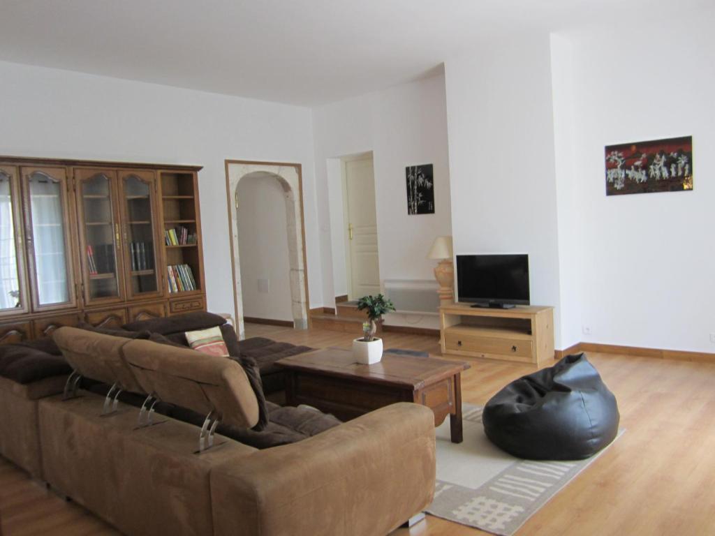 Maison D'Hotes Le Cadran Solaire Courcelles  Εξωτερικό φωτογραφία